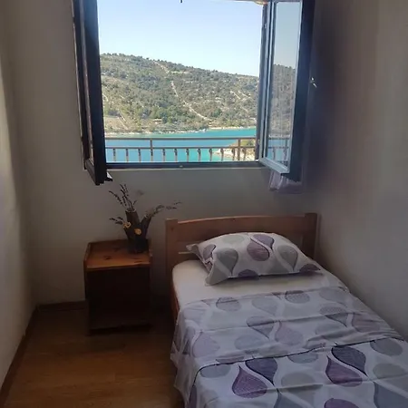 Ljuba Apartment *